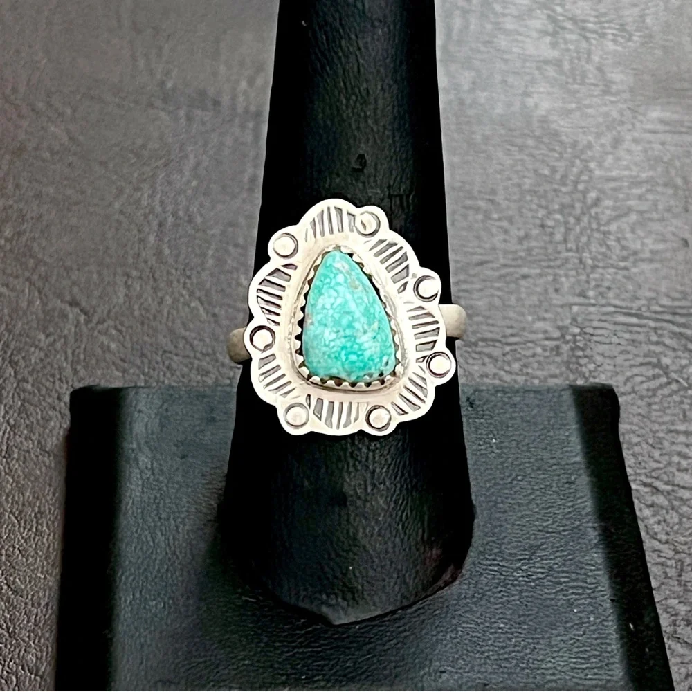 Native American style sterling silver turquoise ring Size 8.75